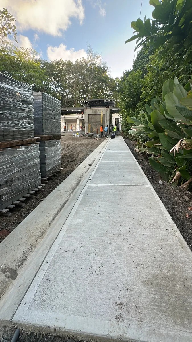 Camino de entrada y adoquinado · 31